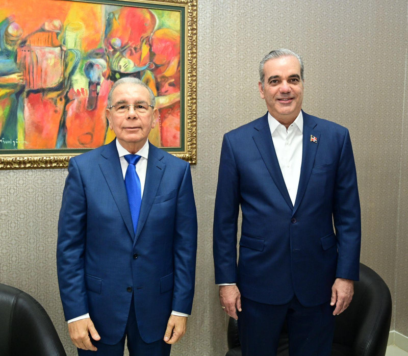 Presidente Abinader se reúne por segunda vez con exmandatario Danilo Medina en la casa del partido opositor, PLD