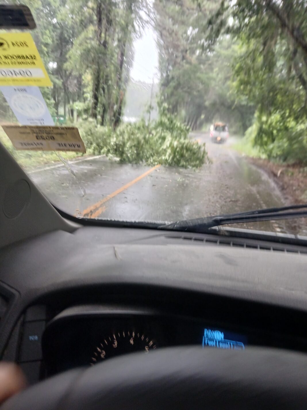 Tormentas más fuertes se alejan del área de Tri-County, aún son posibles tormentas aisladas Tormentas más fuertes se alejan del área de Tri-County, aún son posibles tormentas aisladas