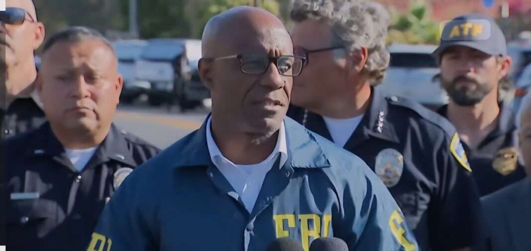 Arrestan a hombre en el JFK en relación con el atentado con coche bomba en clínica de California