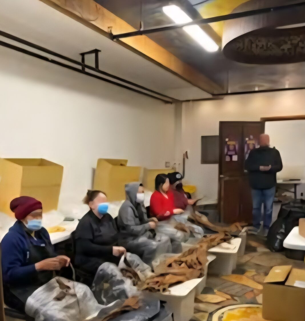 Empresario acusado de robar salarios a empleados hispanos y someterlos a condiciones de esclavitud en Brooklyn