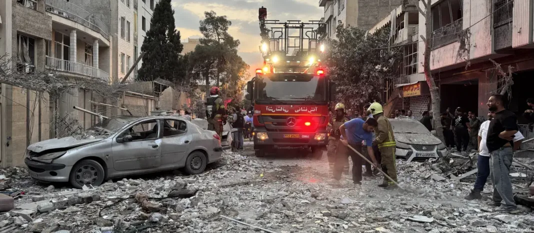 Trump advierte a Irán que llegue a un acuerdo por su plan nuclear o ataques serán “más brutales” Trump advierte a Irán que llegue a un acuerdo por su plan nuclear o ataques serán “más brutales”