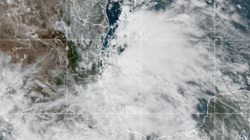 Barry toca tierra en la costa este de México como tormenta tropical