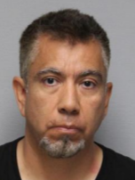 Profesor latino en secundaria católica abusó de niños y grabó los ataques: acusación en NJ