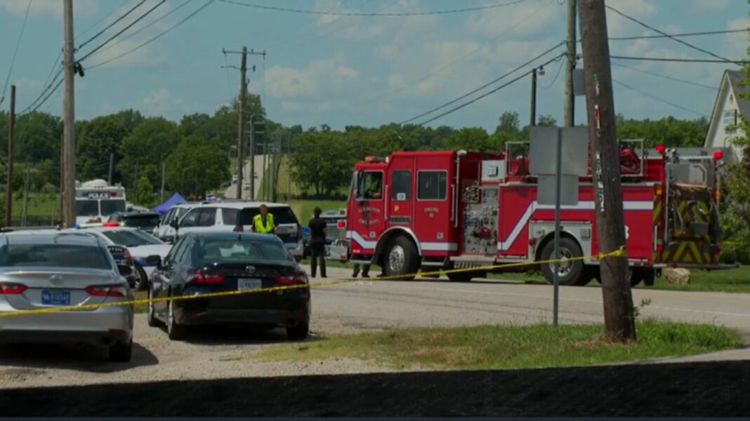 Mueren dos mujeres en tiroteo en iglesia de Kentucky; agresor es abatido tras herir a policía Mueren dos mujeres en tiroteo en iglesia de Kentucky; agresor es abatido tras herir a policía