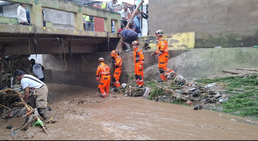 Se elevan a siete el número de muertos en Guatemala por terremoto Se elevan a siete el número de muertos en Guatemala por terremoto