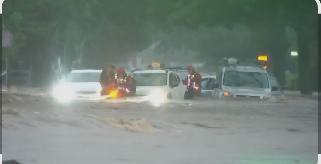 Inundaciones en Nueva Jersey dejan dos mujeres muertas tras ser arrastradas en su auto Inundaciones en Nueva Jersey dejan dos mujeres muertas tras ser arrastradas en su auto