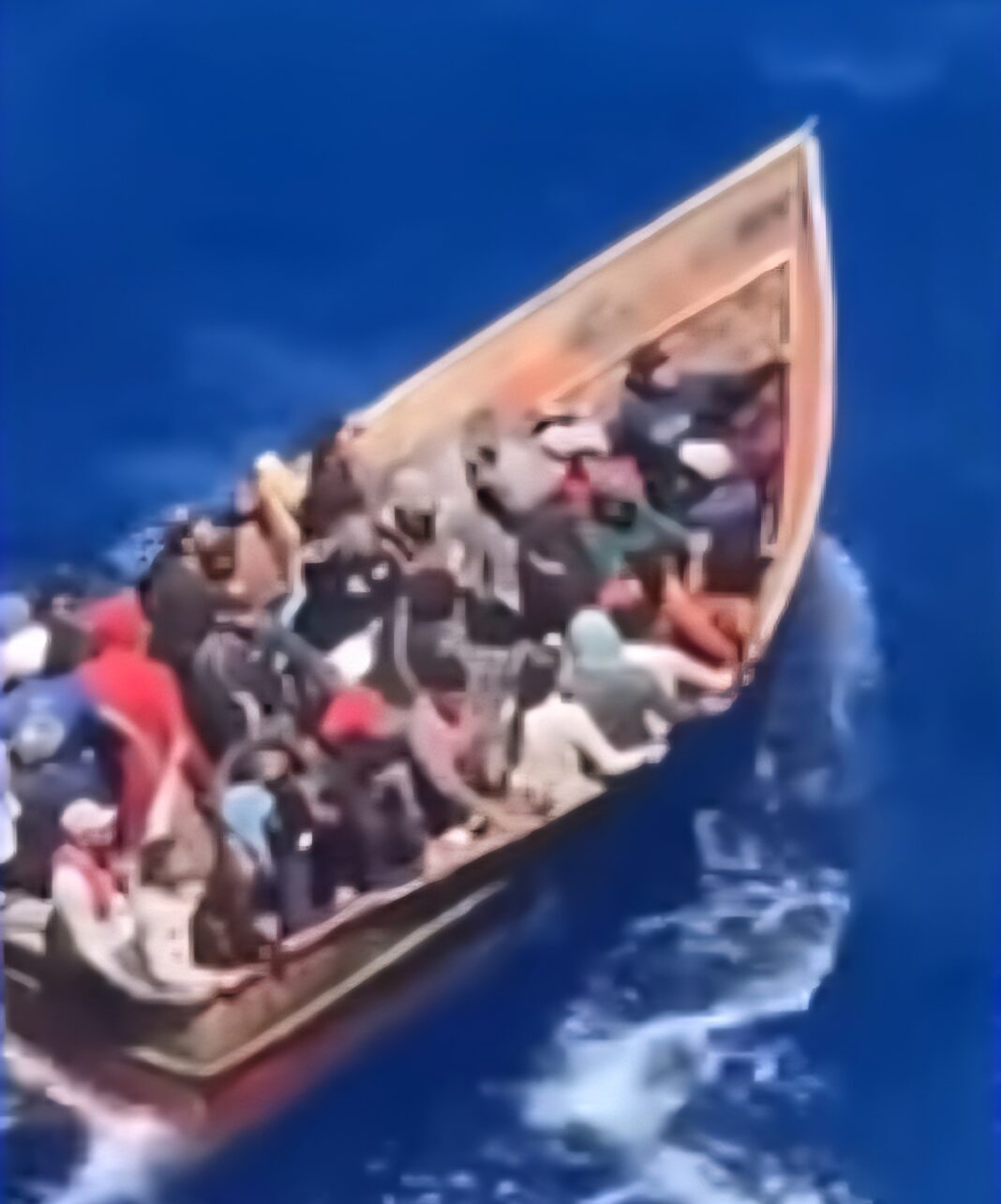 Aumentan a ocho los fallecidos por naufragio en Playa Juanillo, que iba rumbo a Puerto Rico Aumentan a ocho los fallecidos por naufragio en Playa Juanillo, que iba rumbo a Puerto Rico