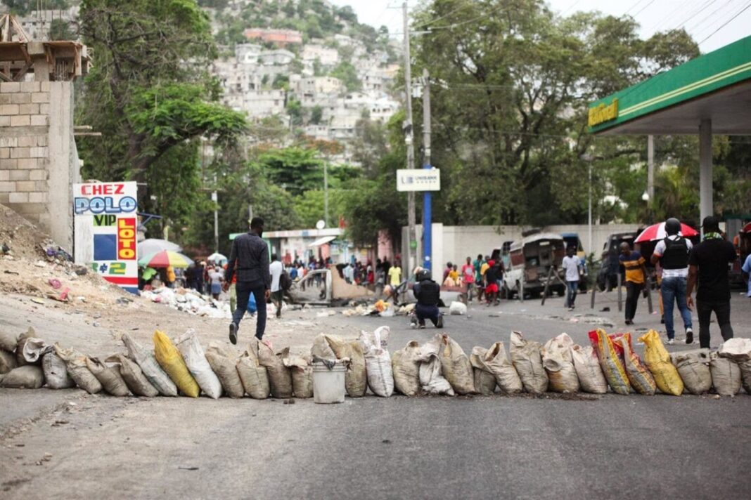 Aumenta el éxodo de haitianos hacia zonas fronterizas en busca de seguridad en RD, ante inseguridad en el vecino país Aumenta el éxodo de haitianos hacia zonas fronterizas en busca de seguridad en RD, ante inseguridad en el vecino país