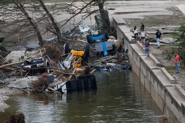 Suman 131 muertos por inundaciones en Texas, EE.UU. Suman 131 muertos por inundaciones en Texas, EE.UU.