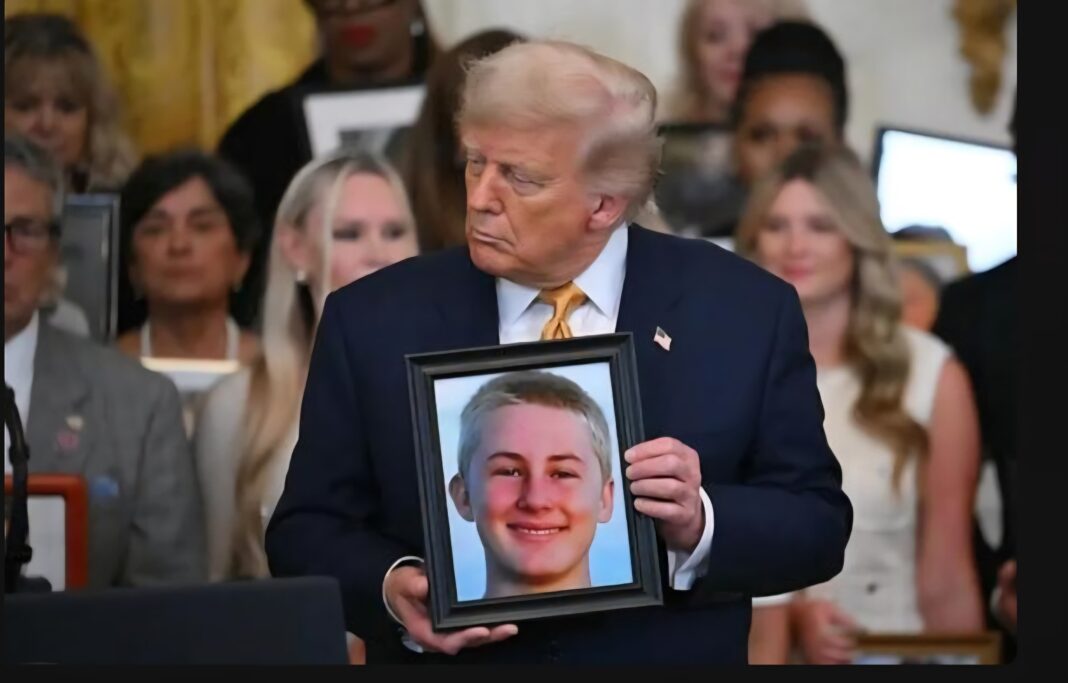 Trump firma legislación que endurece las penas por drogas relacionadas con el fentanilo Trump firma legislación que endurece las penas por drogas relacionadas con el fentanilo