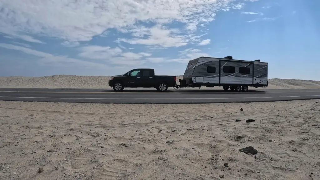 El huracán Erin obliga a los vacacionistas de Outer Banks a evacuar mientras una tormenta monstruosa se acerca a Carolina del Norte