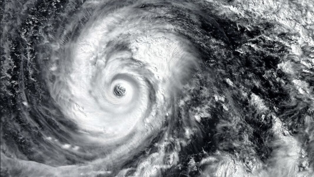 Erin con probabilidad de convertirse en huracán en próximas 48 horas, el cono se acerca un poco más a la ruta de las Antillas Menores. Erin con probabilidad de convertirse en huracán en próximas 48 horas, el cono se acerca un poco más a la ruta de las Antillas Menores.