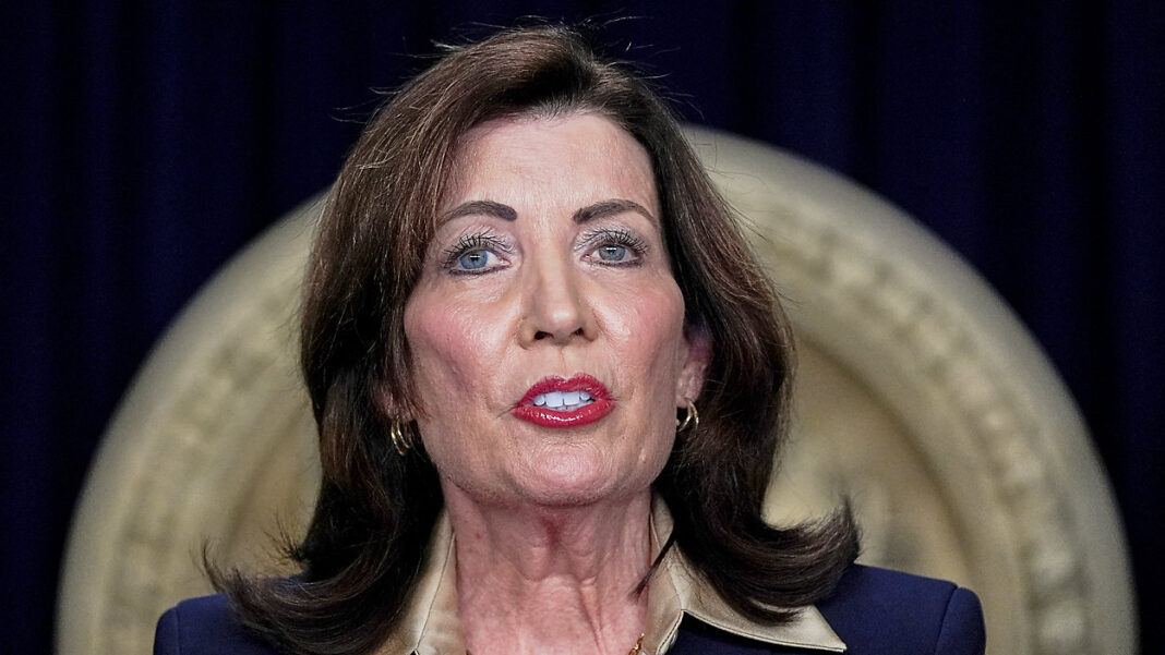 Trump y Hochul hablan sobre la fianza sin efectivo y el despliegue de tropas federales en Nueva York