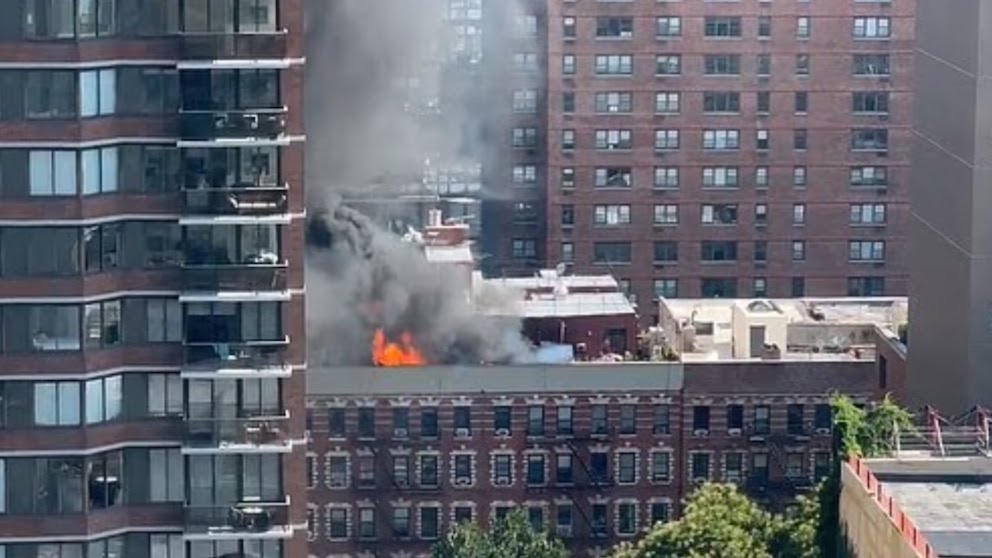Explosión y nube de humo causan conmoción en el Upper East Side de Nueva York