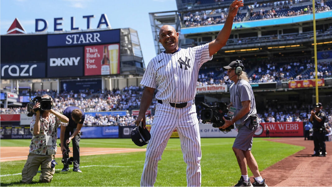 Mariano Rivera se desgarra el tendón de Aquiles en juego del Día de los Veteranos de Yankees Mariano Rivera se desgarra el tendón de Aquiles en juego del Día de los Veteranos de Yankees