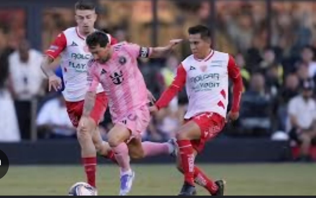 Preocupación por estado físico de Messi tras abandonar partido en minuto 11 Preocupación por estado físico de Messi tras abandonar partido en minuto 11