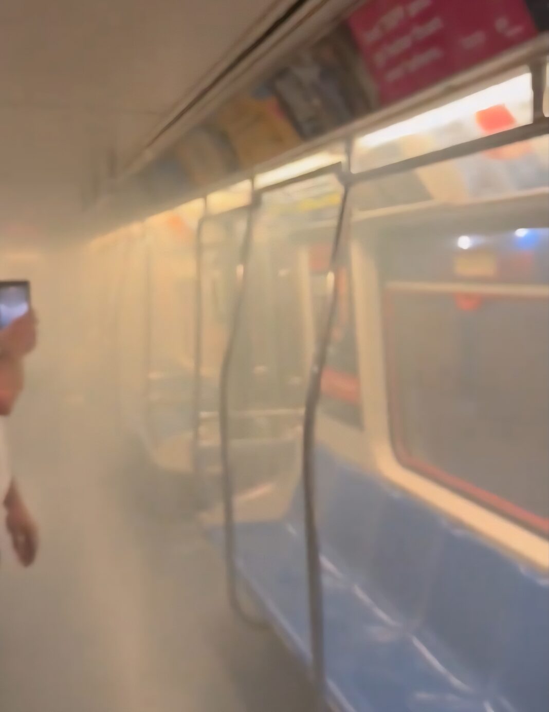 Suspenden el servicio del PATH que va de Nueva York a New Jersey tras incendio en uno de los trenes Suspenden el servicio del PATH que va de Nueva York a New Jersey tras incendio en uno de los trenes