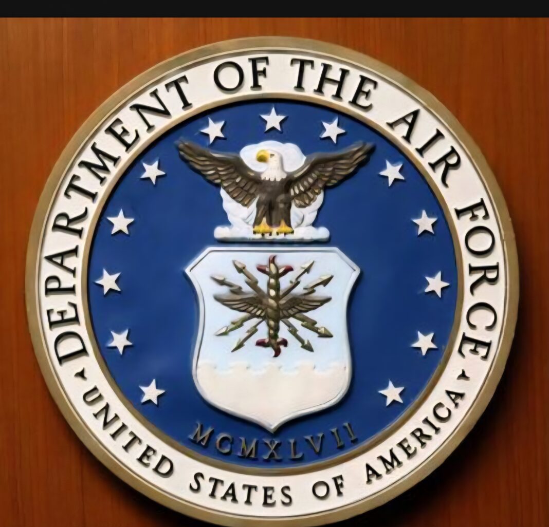 Fuerza Aérea de EEUU negará pensión a militares transgénero separados del servicio Fuerza Aérea de EEUU negará pensión a militares transgénero separados del servicio