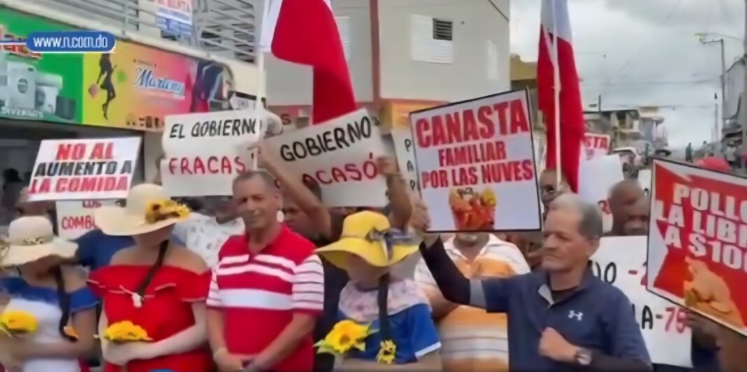 Parada Cívica en Moca reclama acciones por crisis del campo y el alto costo de la vida