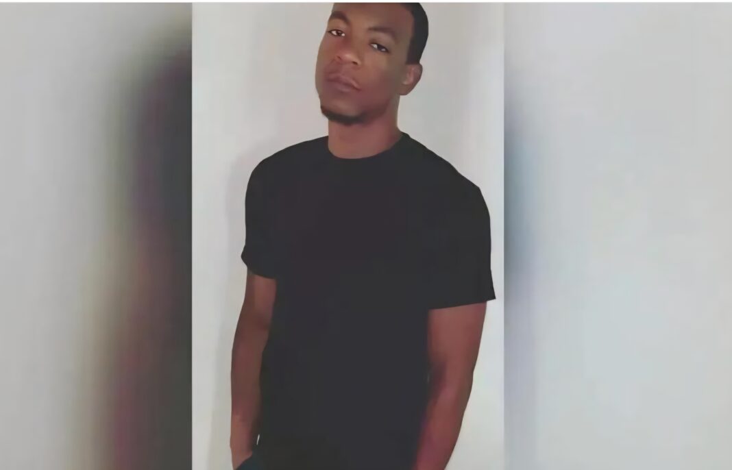 Acuchillan hasta la muerte a un hombre en la afuera de licorería en Nueva York; buscan a pareja que huyó