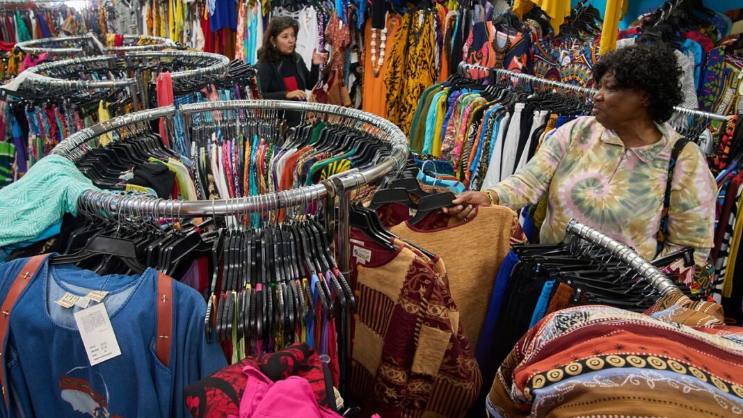 Entran en vigor los aranceles del 50% impuestos a productos importados de India