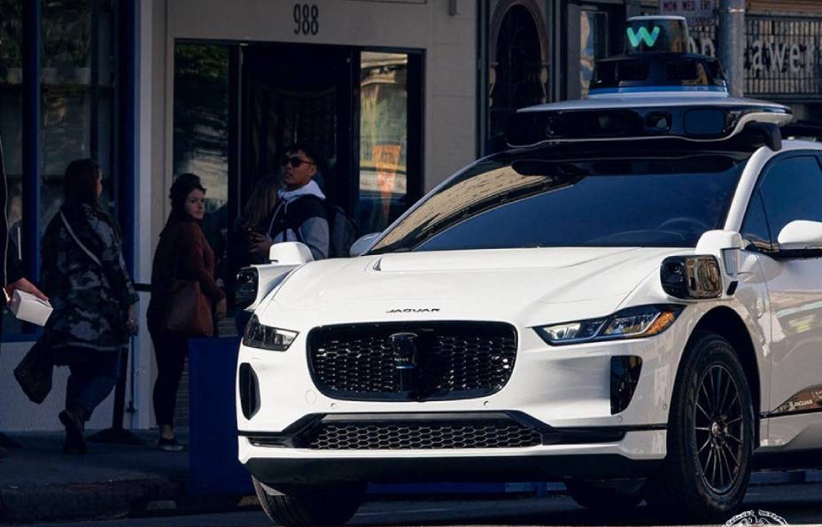 Taxistas amenazan con paralizar NYC si entran en funcionamiento robotaxis autónomos