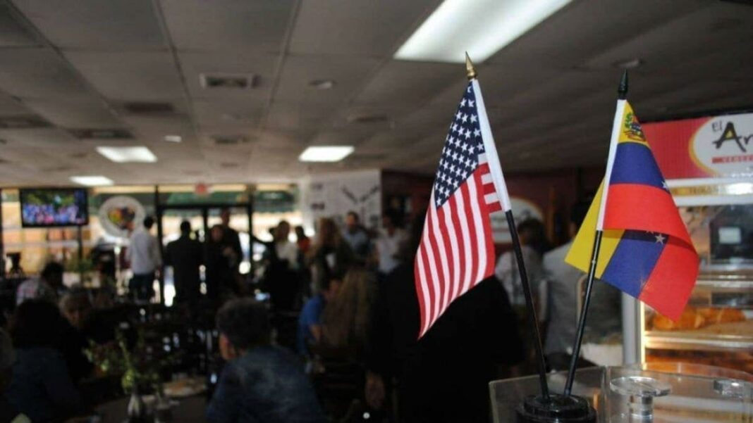 Juez federal pausa su decisión sobre el TPS de venezolanos