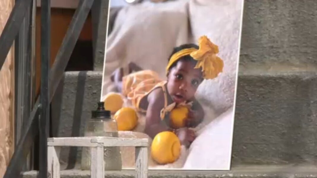 Policia NY investiga muerte de bebé en piscina de una guarderíaven El Bronx Policia NY investiga muerte de bebé en piscina de una guarderíaven El Bronx