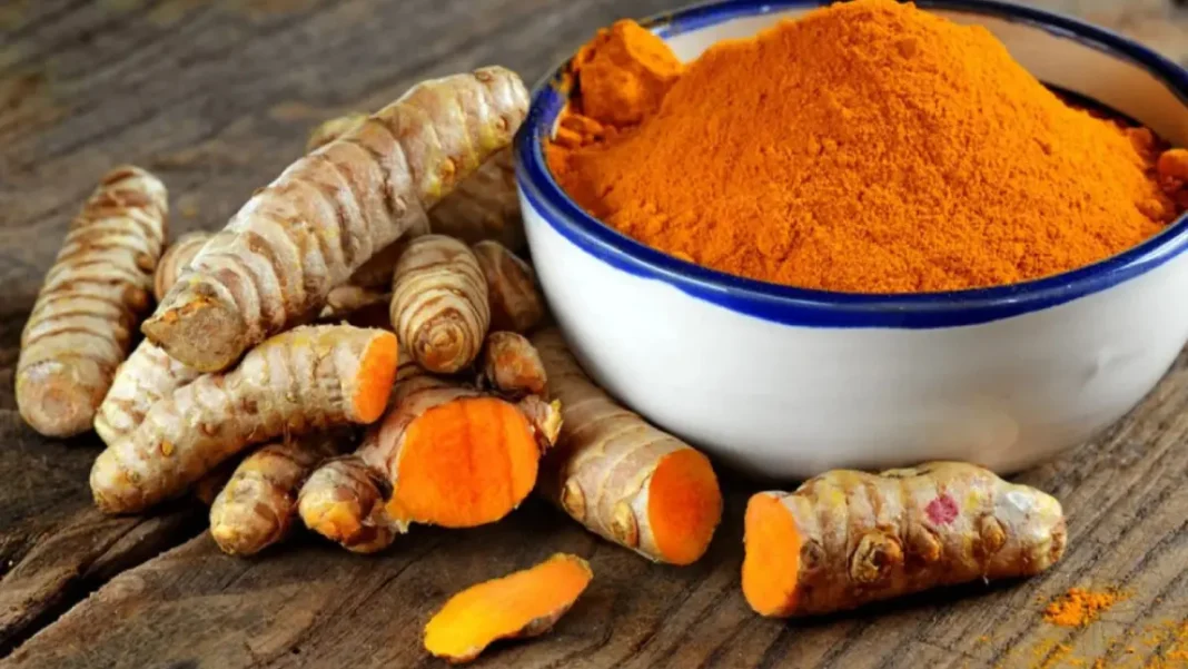 Beneficios de la cúrcuma para aliviar el dolor corporal, según un especialista