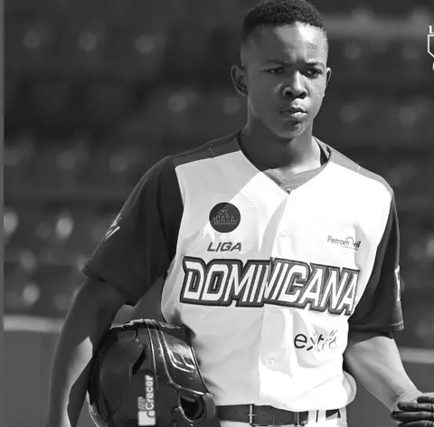 Destrozada, madre de prospecto del baseball Gustavo Talmaré pide investigar su muerte