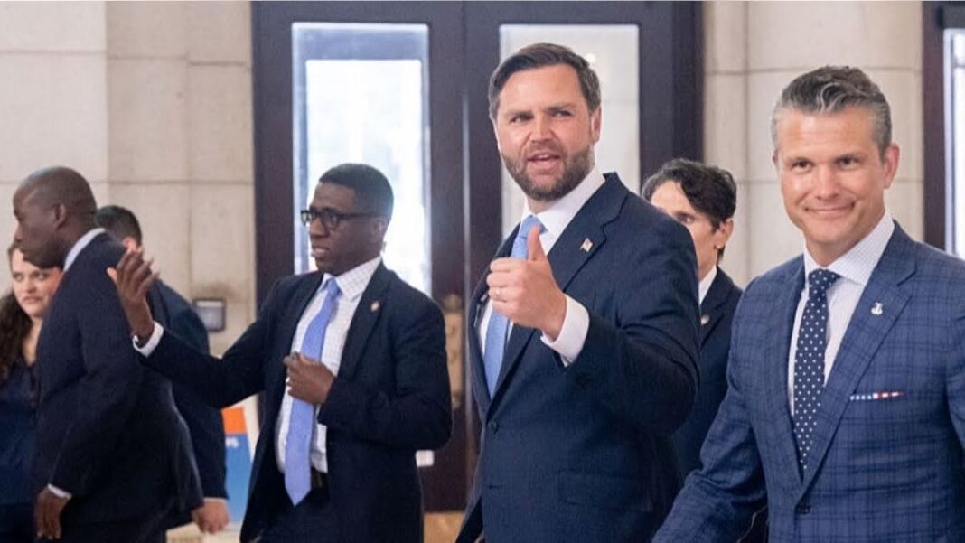 Abuchean al vicepresidente de EE.UU.durante visita a tropas en Washington, DC