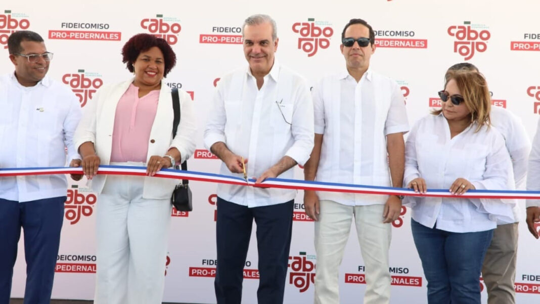 Presidente Abinader inaugura innovadora planta de tratamiento en Cabo Rojo para seguir impulsando el desarrollo de la Región Sur de RD