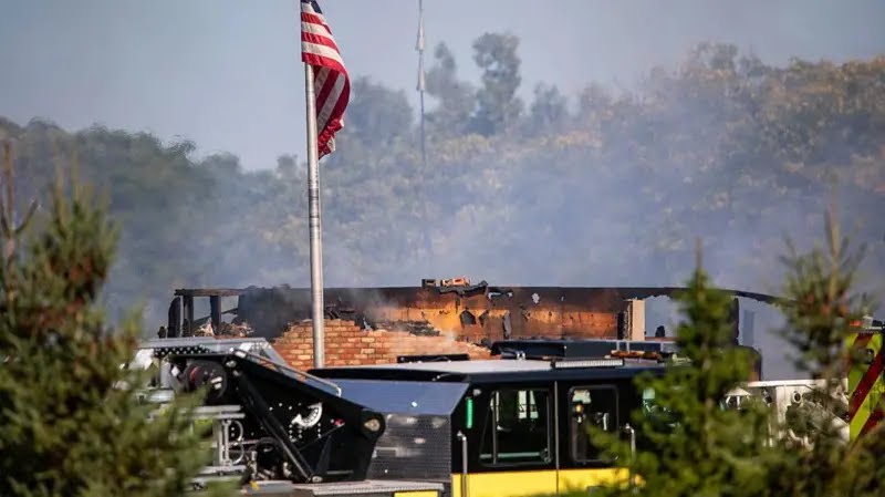 Dos muertos y varios heridos deja el tiroteo e incendio en iglesia mormona en EE. UU.
