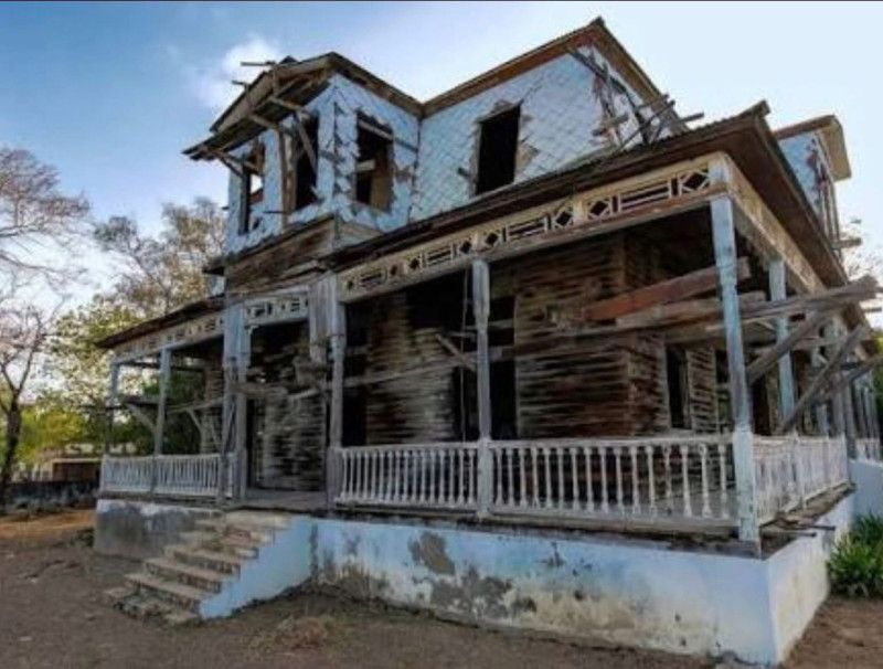 Investigarán si existieron manos criminales en incendio de emblemática villa en Monte Cristi