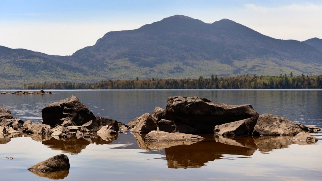 Dos mujeres de Long Island murieron tras volcar su bote en un lago de Maine durante el fin de semana festivo