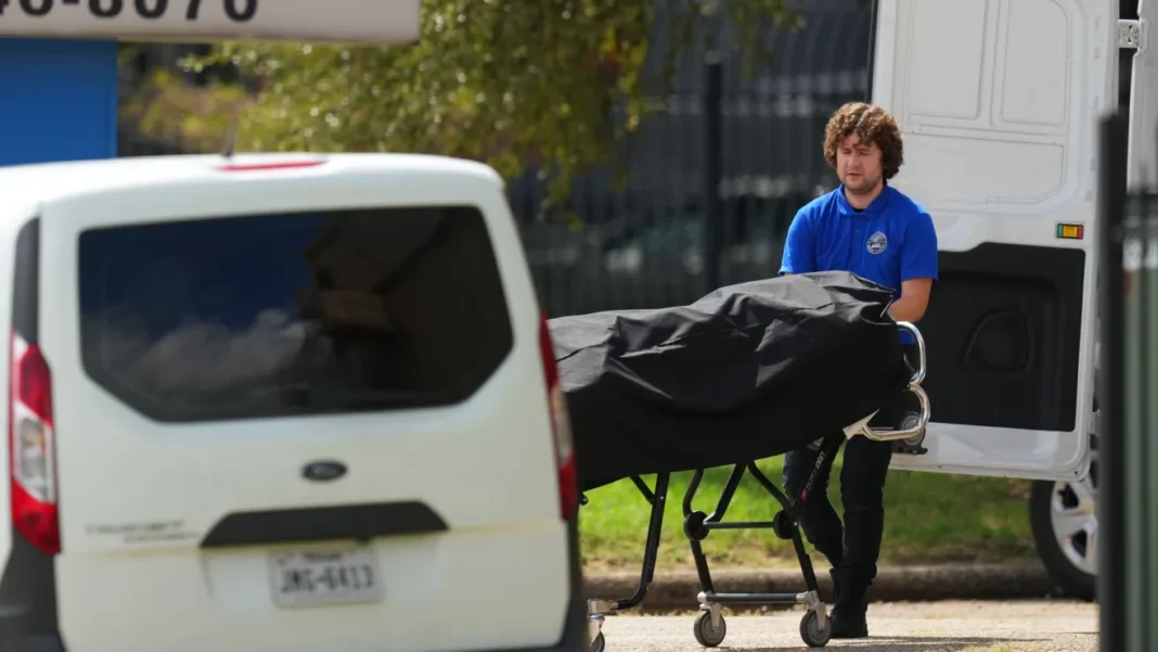 Identifican al presunto autor del tiroteo en centro de ICE en Dallas: Joshua Jahn