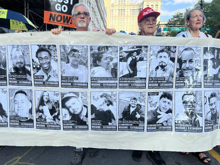 Tras muerte de inmigrante bajo custodia de ICE denuncian acuerdos que aumentan detenciones