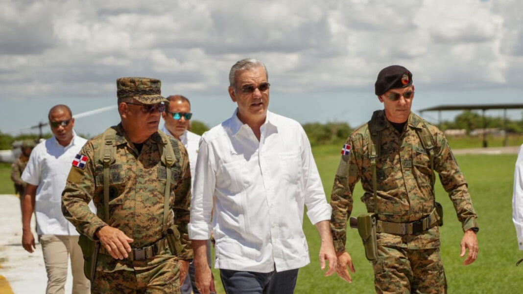 Presidente dominicano deja en funcionamiento un sistema de videovigilancia con fibra óptica en la provincia fronteriza de Dajabón