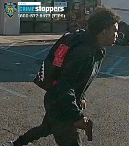 Adolescente sospechoso de matar a niño de 13 años afuera de Dunkin’ Donuts en Nueva York se entrega a la policía