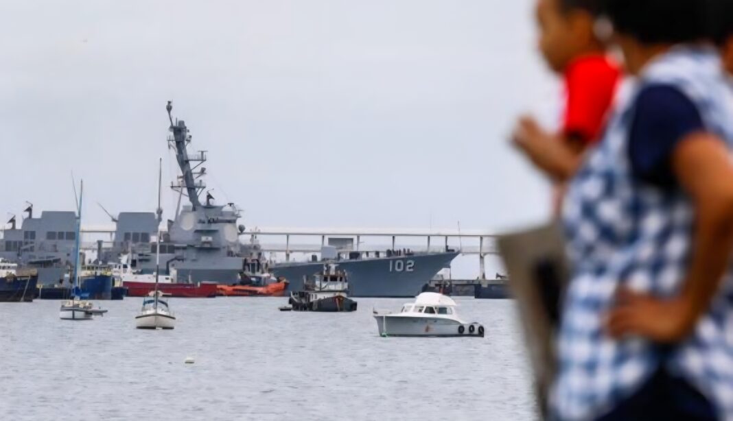 Las misiones de los buques de guerra de EE. UU. en el Caribe desviarán drogas hacia el Pacífico, advierten los expertos