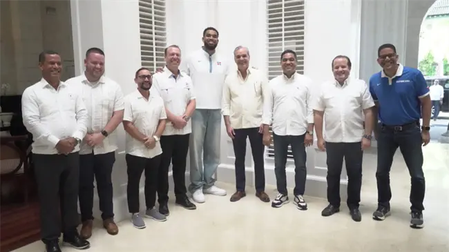 Presidente Abinader y Karl Towns construirán una arena en el municipio Tamboril, Santiago