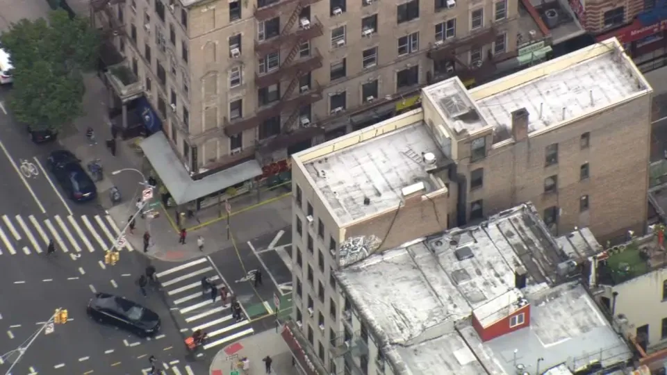 Dos personas resultaron heridas de bala en Manhattan a plena luz del dia, entre ellas un transeúnte de 63 años