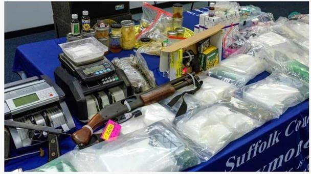 Arrestan en Nueva York a pareja de dominicanos con suficiente fentanilo para matar a 42,000 personas