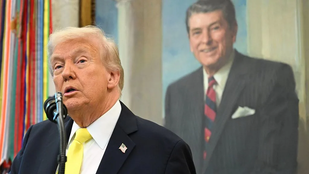 Trump confirma que está estudiando opciones de intervención militar en Venezuela