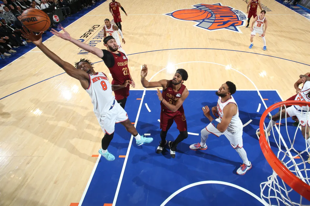 Nueva York gana un emocionante partido entre los Knicks vs. Cavaliers