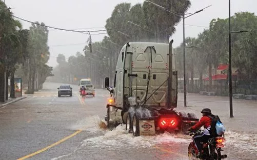 Fin de semana bajo lluvia, debido a una combinación de una vaguada y onda tropical, que activan alertas en nueve provincias de RD