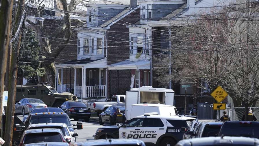 Oficial de Nueva Jersey acusado de ignorar reportes de doble homicidio para ir al cajero y la pizzería