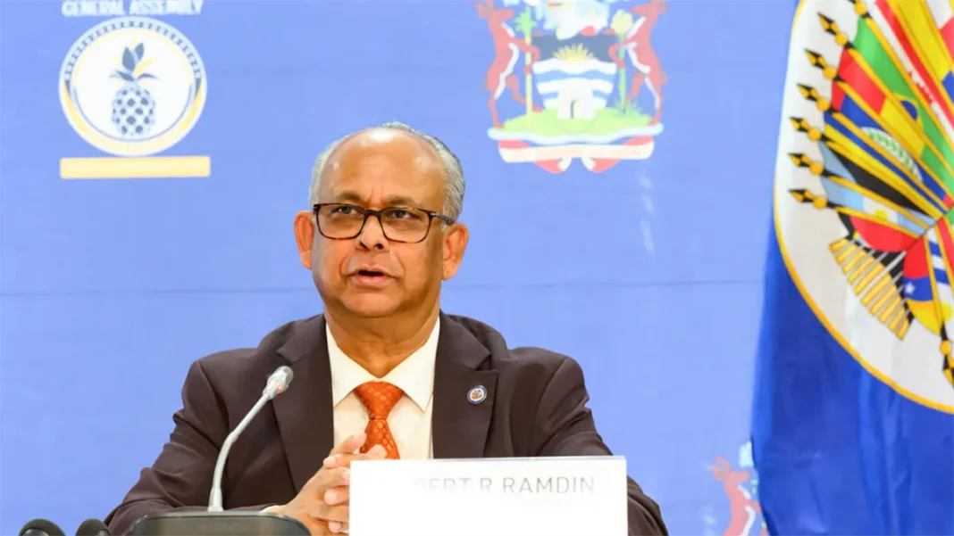 Secretario de la OEA condena explosión de carro bomba en Guayaquil como acto de terrorismo