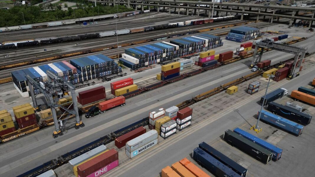 El presidente Trump anuncia el fin de las negociaciones comerciales con Canadá