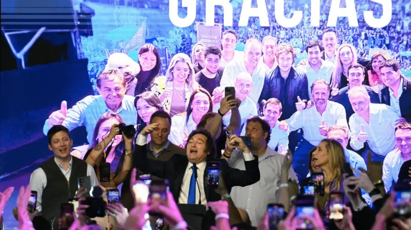 Milei y La Libertad Avanza triunfan en elecciones legislativas en Argentina